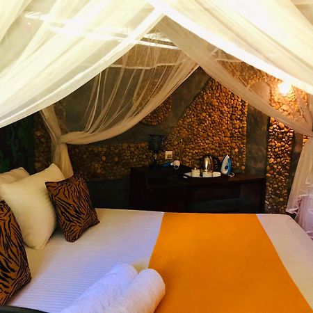 Atha Safari Resort & Riverside Camping Udawalawe Eksteriør bilde